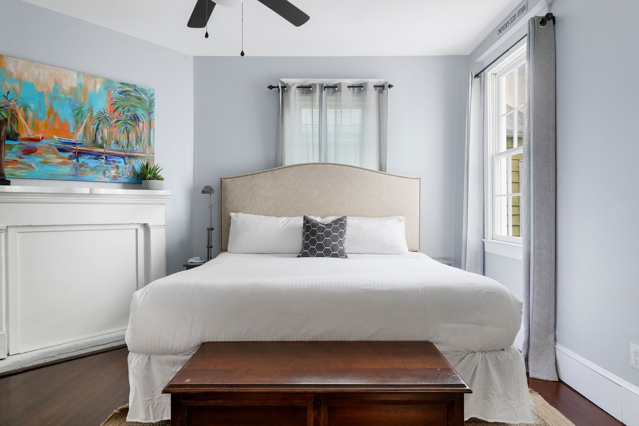 3 habitaciones, tabla de planchar con plancha, wifi y ropa de cama 