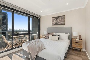 1 habitación, escritorio, tabla de planchar con plancha y wifi 