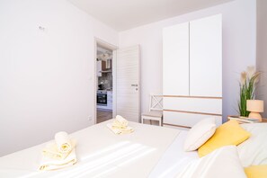 1 habitación, tabla de planchar con plancha, wifi gratis y ropa de cama 