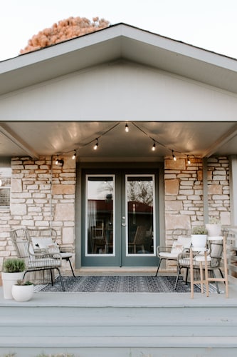 The Wein Cottage | New Listing | Pet-friendly