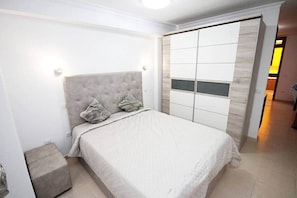 1 bedroom, iron/ironing board, free WiFi, bed sheets