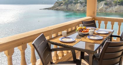 VISTA AZUL 8 - Summer house facing the sea and a few steps from the beach.