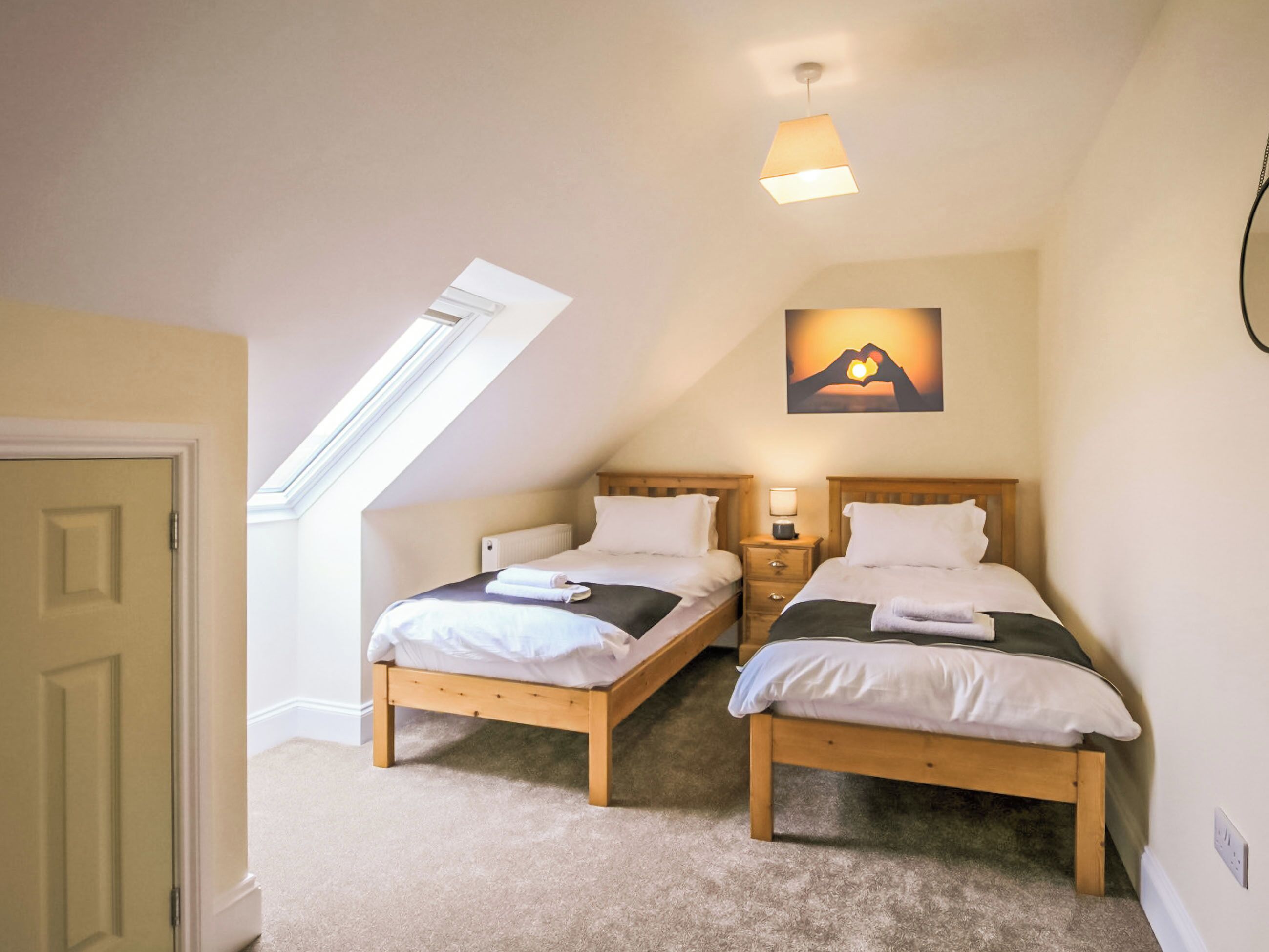 3 多间卧室、免费 WiFi、床单