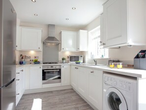 Dishwasher, cookware/dishes/utensils