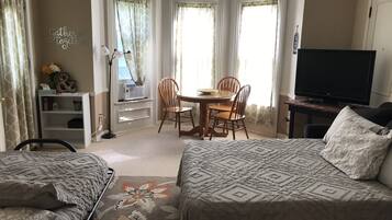 1 Schlafzimmer, Schreibtisch, Bügeleisen/Bügelbrett, kostenloses WLAN