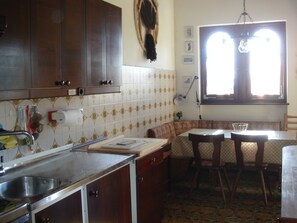 Fridge, oven, stovetop, coffee/tea maker - Villetta Holzwarth (Trarego Viggiona)