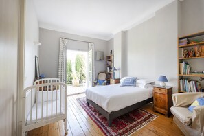 4 habitaciones, tabla de planchar con plancha y wifi gratis