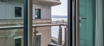 Isle be Back - Harbourfront Views from Balconies