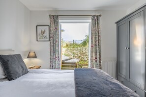 Panoramic Cottage, Private Bathroom, Courtyard View