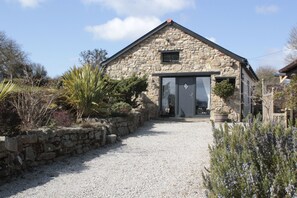 Exterior - Morley's (Truro)