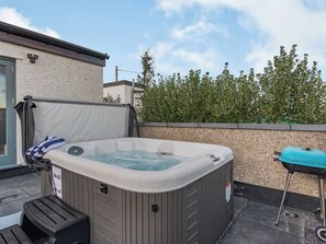 Terrace/patio - 1 bedroom accommodation in Penrhos Feilw, near Trearddur Bay (Penrhos Feilw, near Trearddur Bay)