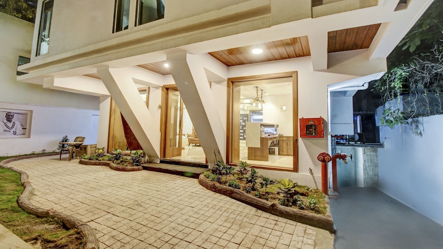 Treebo The Pavilion, Railway Station