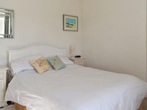 3 bedrooms, free WiFi, bed sheets - 3 bedroom accommodation in Berwick-upon-Tweed, near Holy Island (Berwick-upon-Tweed, near Holy Island)