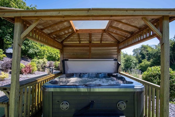 Bañera de hidromasaje exterior