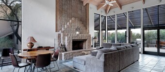 Beautifully Remodeled Sonoran Oasis – 2BR Condo w/Pool, Mtn Views & Pet Friendly