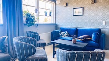 Área de estar no saguão