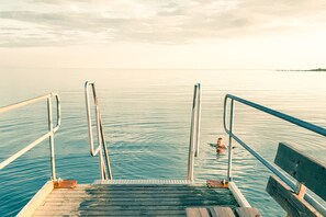 บนชายหาด