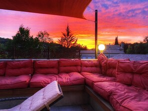 المنطقة المحيطة بالمنشأة