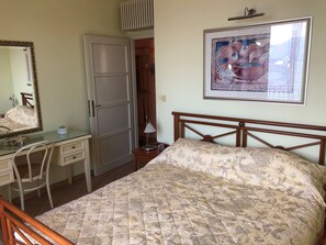 2 bedrooms, in-room safe, free WiFi