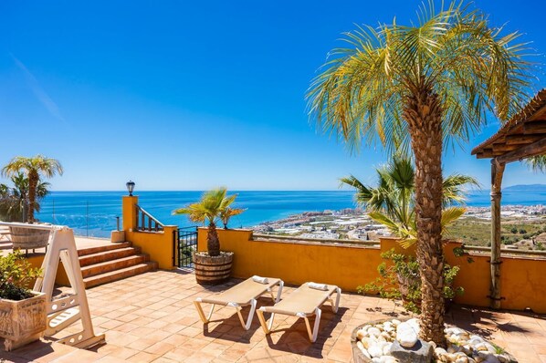 Terrace/patio - Villa Benizan Private Pool, Sea Views, A/C, WiFi (Torrox)