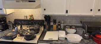 Comfort and Convenience!  Close to Downtown Spfd.