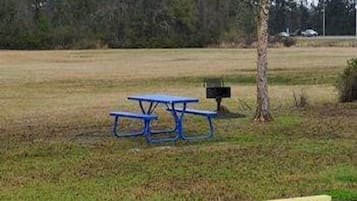 Área de parrillas y picnic