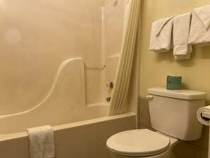 Ensemble baignoire-douche