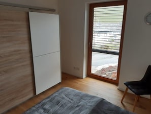 2 bedrooms, iron/ironing board, travel crib, free WiFi - Large vacation apartment in the beautiful Ruwer valley (Kasel)