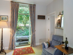 TV - The Nook at Henge Estate (Shrewton)