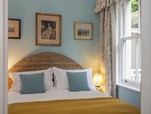 1 bedroom, free WiFi, bed sheets - The Nook at Henge Estate (Shrewton)