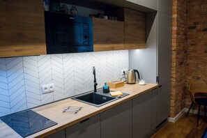 Exclusive Apartment | Private kitchen | Fridge, microwave, cookware/dishes/utensils - Jagiellonczyka Premier (Torun)