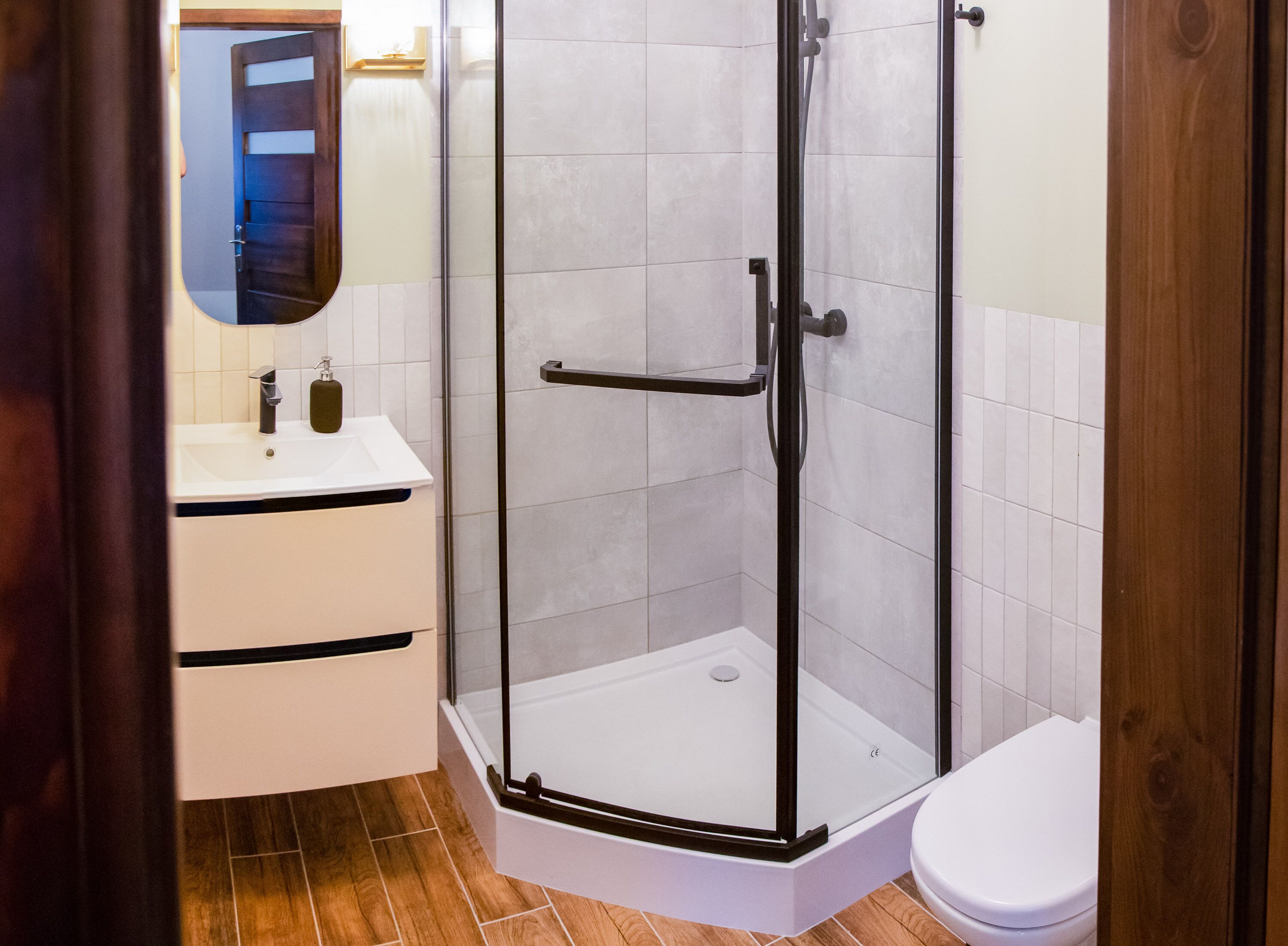 Comfort Apartment | Bathroom | Shower, hair dryer, soap, toilet paper