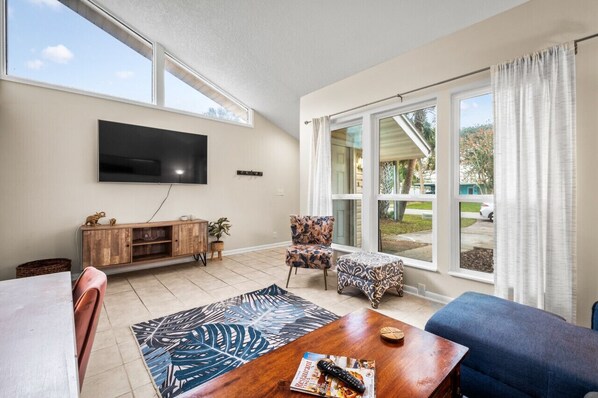 Älytelevisio, kirjoja, suoratoistopalvelut