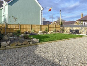 Outdoor dining - 2 bedroom accommodation in Morfa Nefyn (Morfa Nefyn)