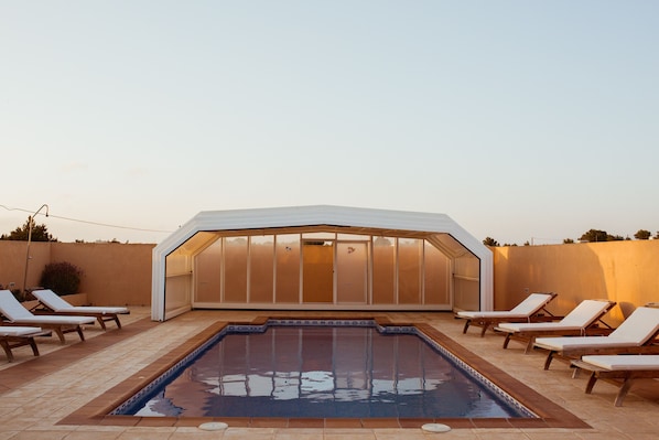 Indoor pool, outdoor pool