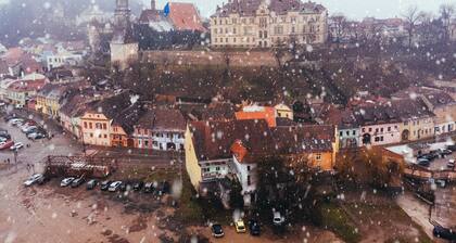 MOLDO HOUSE, "CASA MOLDO", AT THE FOOT OF THE MEDIEVAL FORTRESS, CENTRAL