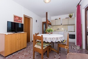 Living room - A2 Large apt With the big Terrace & Great sea View (Trogir)