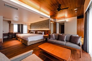 Suite Studio Luxe, non-fumeurs (Terrace Suite) | Coffres-forts dans les chambres, rideaux occultants