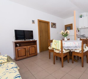 Dining - A1 Large apt With the big Terrace & Great sea View (Trogir)