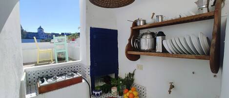 Hus | Eget kjøkken | Kjøleskap, kokeplater, kaffetrakter/tekoker og vannkoker