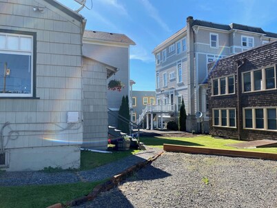 Historic Downtown Cottage