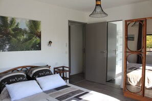 1 Schlafzimmer, BĂŒgeleisen/BĂŒgelbrett, Reisekinderbett, kostenloses WLAN