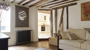 Télévision, jeux vidéo, lecteur de DVD, livres