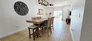 Dining - Steps from Beach Posh Villa Optional Golf Cart (Bimini)