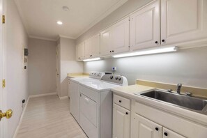 Interior - NEWLY RENOVATED! Expansive 8,800 SF Luxury Home + Walkable to Beaver Creek Village + Hot Tub + Game Rooms (Beaver Creek)