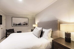 7 bedrooms, iron/ironing board, travel cot, WiFi