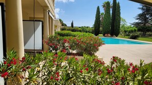 Et oppvarmet basseng