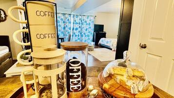 1 chambre, fer et planche à repasser, Wi-Fi gratuit, draps fournis