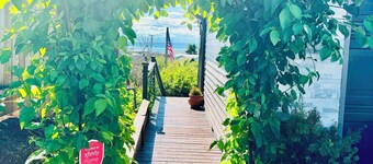 COZY Seaside Studio - just mins from beach - FREE EV Charging.