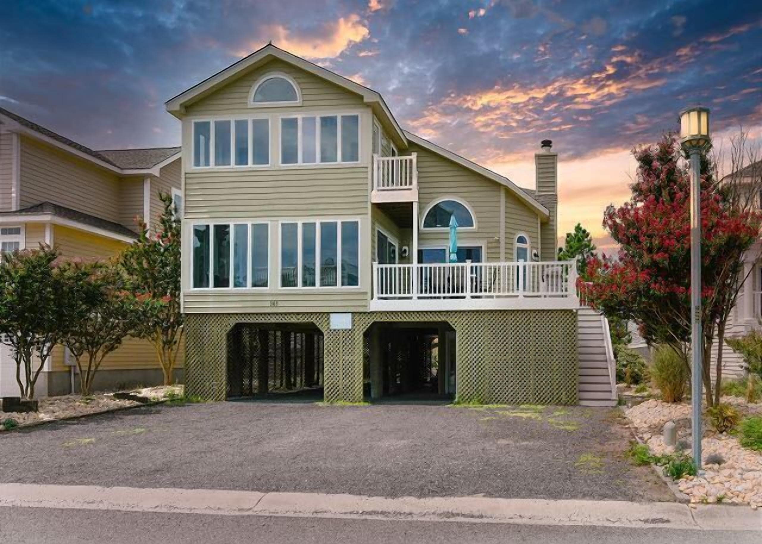 Complely remodeled beach home with communtiy pool and tennis.